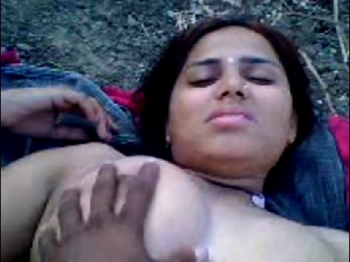 Wwwxxx Gujurati Bp - Outdoor xxx of gujarati village bhabhi - Desi open sex