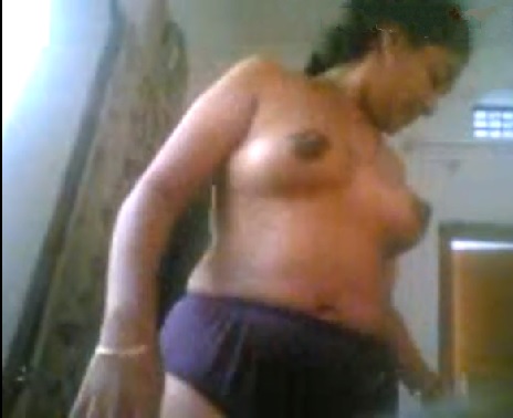 Kerala Nighty Sex - Hot kerala aunty stripping and blowjob - Mallu hot porn