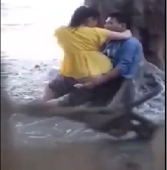 331px x 338px - Real sex of assam college couple in park - Desi outdoor porn