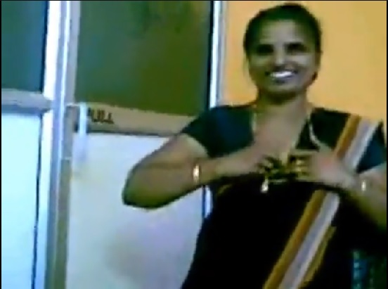 552px x 411px - Kannada school teacher showing boobs - Indian teacher sex