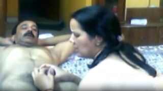 Mature desi aunty uncle sex during family reunion