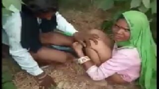 Village desi aunty caught during cheating sex