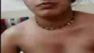 Dehati randi nude handjob to customer