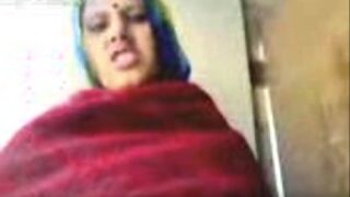 Lucknow mature bhabhi fingering video call