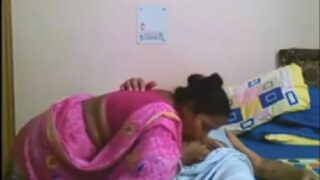 Mature bhabhi sucking penis of sasur