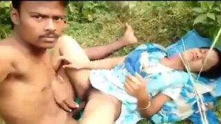 Village guy dev sex with sukumari in jungle