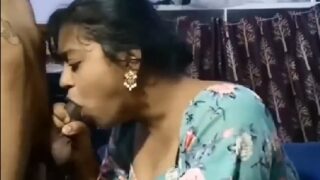 Mature bhabhi blowjob to very young servant guy